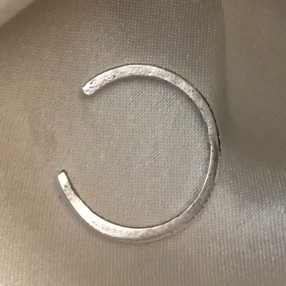 ❤️ 5 for $10 PRICE DROP
 Silver Band adjustable toe ring - Picture 2 of 3